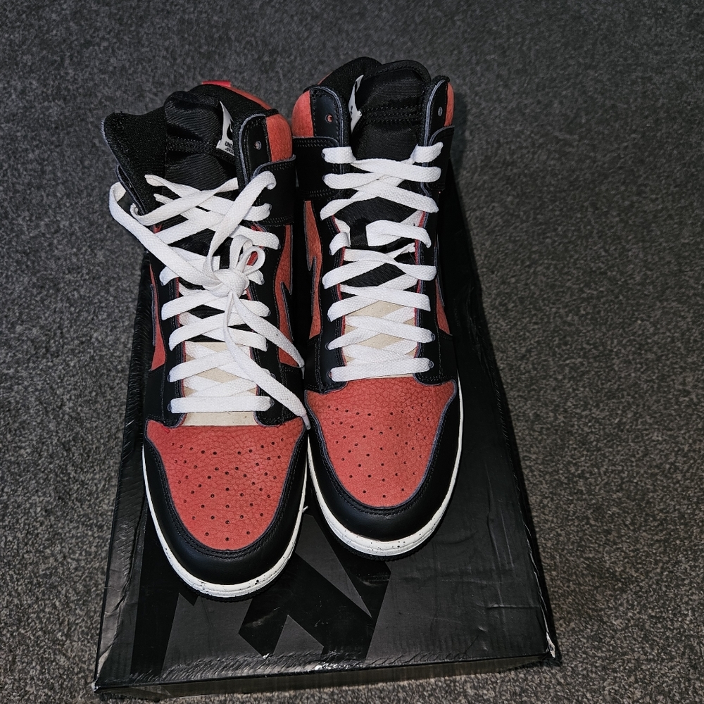 Sneakers - Picture 3 of 4